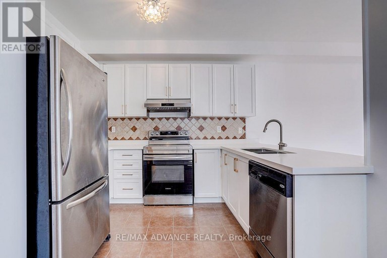 137 LARAMIE CRESCENT, Vaughan (Patterson), Ontario, L6A0R1