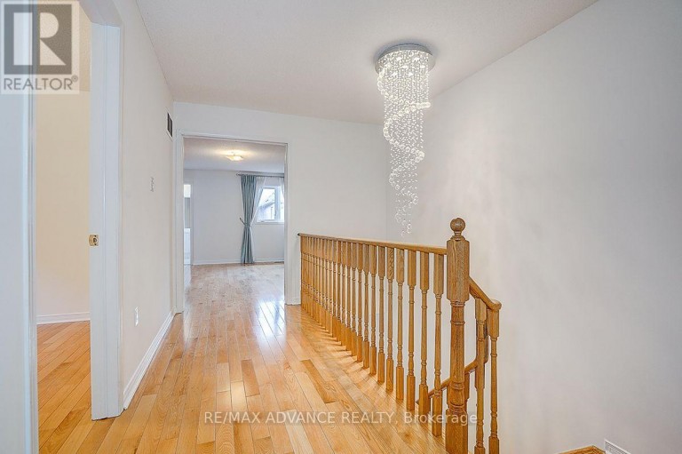 137 LARAMIE CRESCENT, Vaughan (Patterson), Ontario, L6A0R1