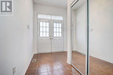 137 LARAMIE CRESCENT Vaughan (Patterson) Ontario photo 2