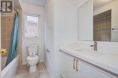 137 LARAMIE CRESCENT Vaughan (Patterson) Ontario photo 26