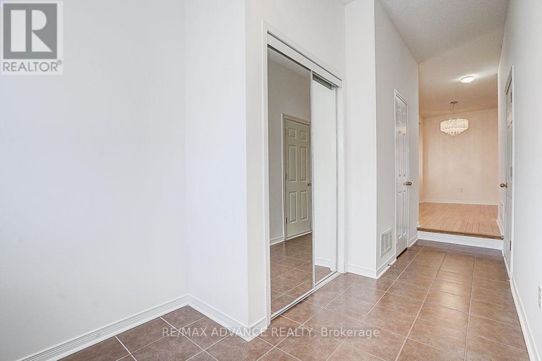 137 LARAMIE CRESCENT, Vaughan (Patterson), Ontario, L6A0R1