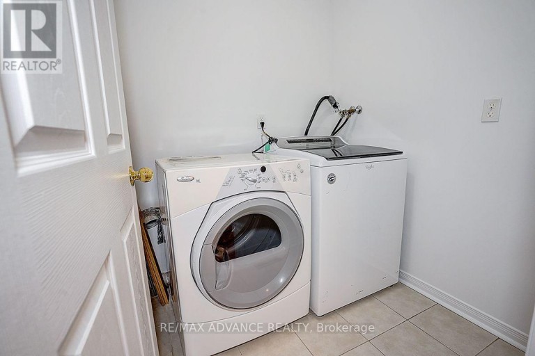 137 LARAMIE CRESCENT, Vaughan (Patterson), Ontario, L6A0R1