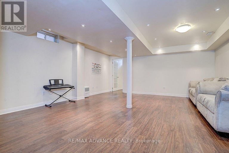 137 LARAMIE CRESCENT, Vaughan (Patterson), Ontario, L6A0R1