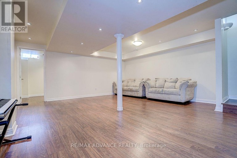 137 LARAMIE CRESCENT, Vaughan (Patterson), Ontario, L6A0R1