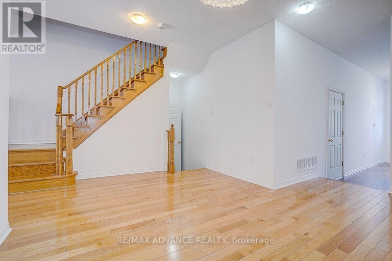 137 LARAMIE CRESCENT, Vaughan (Patterson), Ontario, L6A0R1