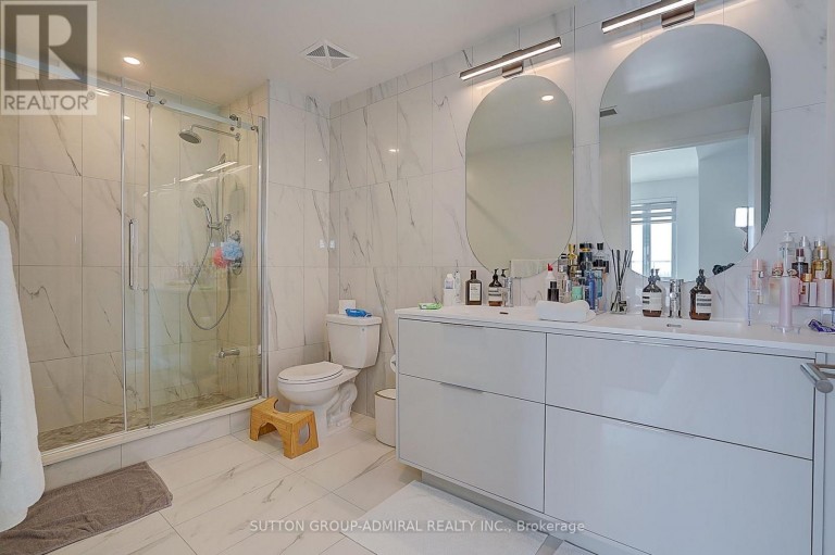 712 - 8 BEVERLEY GLEN BOULEVARD, Vaughan (Beverley Glen), Ontario, L4J0L5