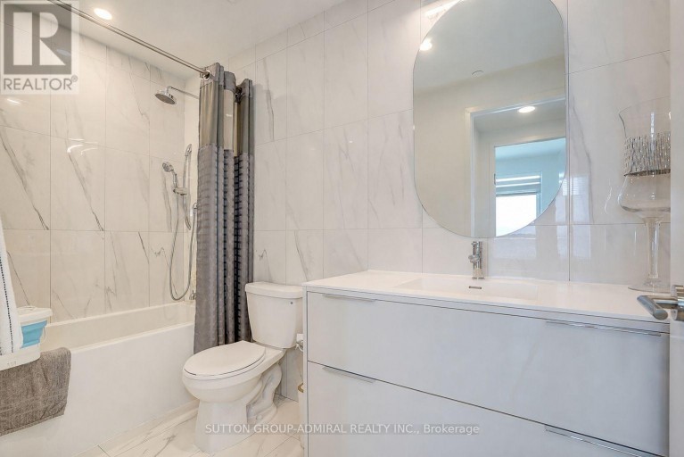 712 - 8 BEVERLEY GLEN BOULEVARD, Vaughan (Beverley Glen), Ontario, L4J0L5