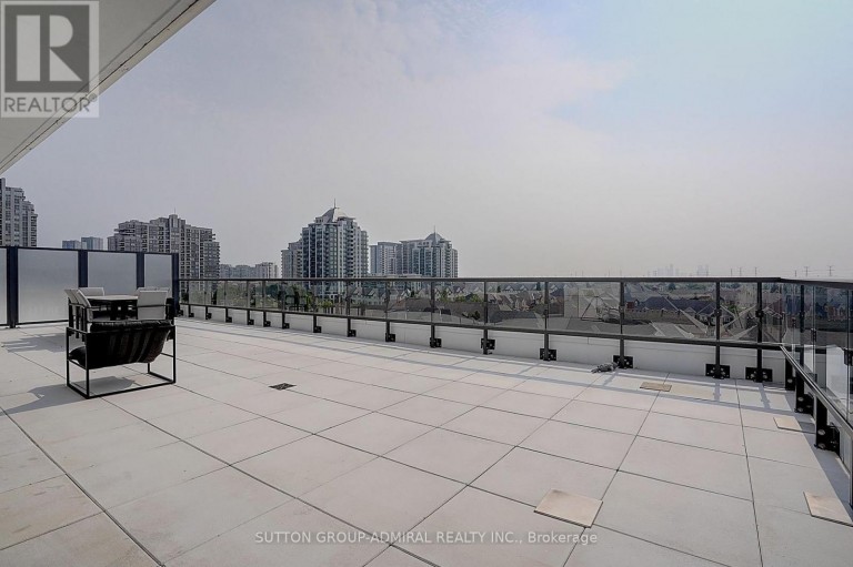 712 - 8 BEVERLEY GLEN BOULEVARD, Vaughan (Beverley Glen), Ontario, L4J0L5