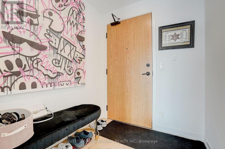 712 - 8 BEVERLEY GLEN BOULEVARD, Vaughan (Beverley Glen), Ontario, L4J0L5