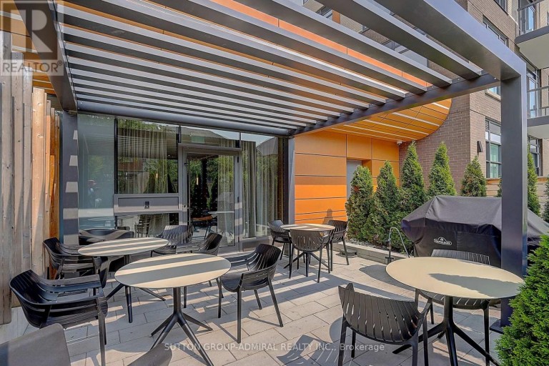 712 - 8 BEVERLEY GLEN BOULEVARD, Vaughan (Beverley Glen), Ontario, L4J0L5