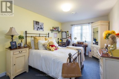 359-363 DUCKWORTH STREET Barrie (Grove East) Ontario photo 9