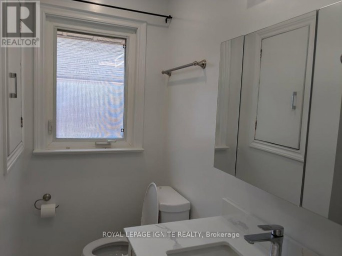 MAIN - 15 BEACHAM CRESCENT, Toronto (Tam O'Shanter-Sullivan), Ontario, M1T1M9