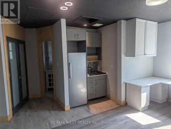 96 FORSYTHE STREET Oakville (CO Central) Ontario photo 2