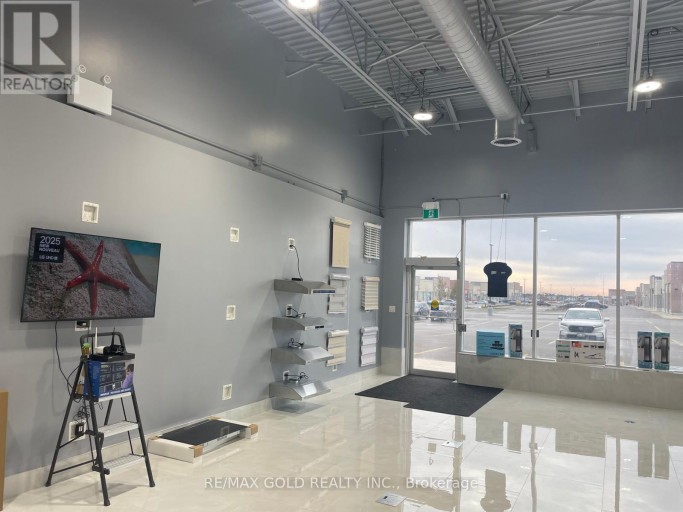 UNIT 4 - 6101 MAYFIELD ROAD, Brampton (Vales of Castlemore North), Ontario, L6P4R9