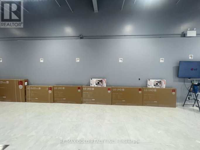 UNIT 4 - 6101 MAYFIELD ROAD, Brampton (Vales of Castlemore North), Ontario, L6P4R9