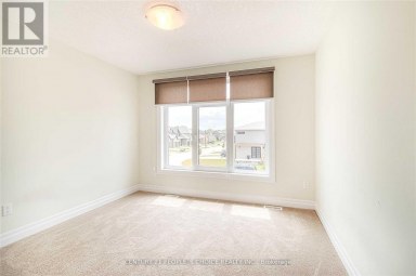 1934 CEDARPARK DRIVE London North (North D) Ontario photo 12