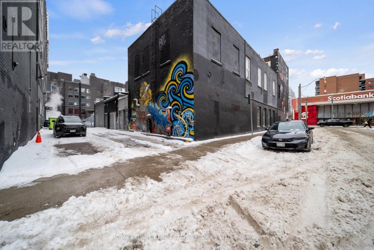 273 QUEEN STREET W, Toronto (Waterfront Communities), Ontario, M5V1Z9