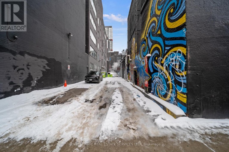 273 QUEEN STREET W, Toronto (Waterfront Communities), Ontario, M5V1Z9