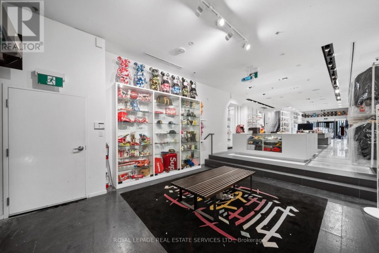 273 QUEEN STREET W, Toronto (Waterfront Communities), Ontario, M5V1Z9