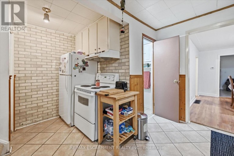 156 HOPE AVENUE, Hamilton (Homeside), Ontario, L8H2E8