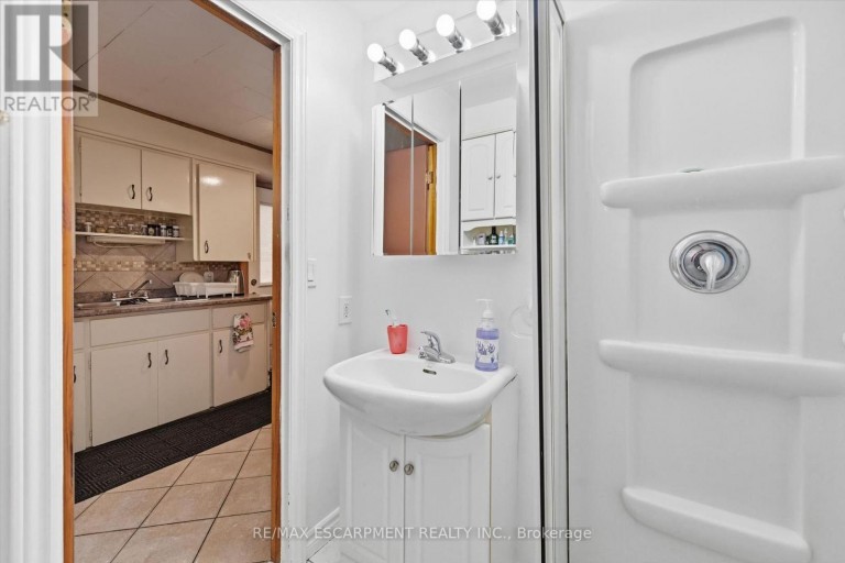 156 HOPE AVENUE, Hamilton (Homeside), Ontario, L8H2E8