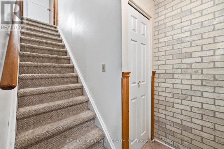 156 HOPE AVENUE, Hamilton (Homeside), Ontario, L8H2E8
