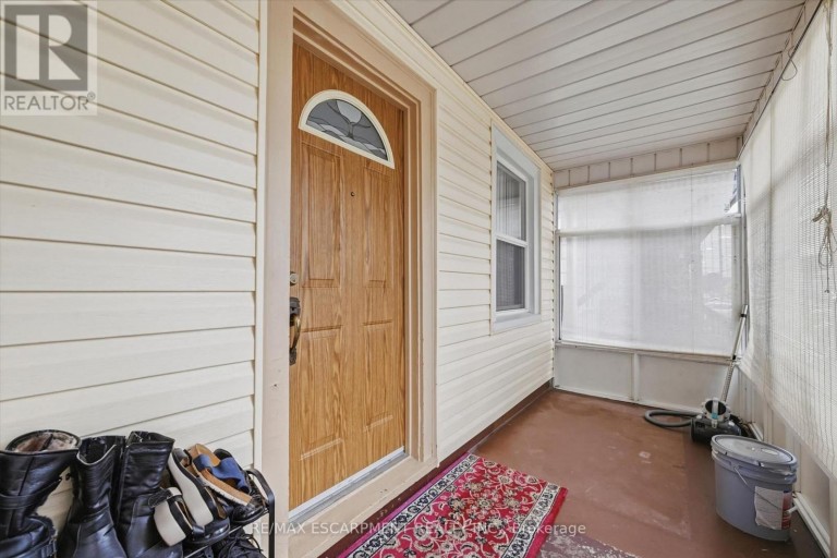 156 HOPE AVENUE, Hamilton (Homeside), Ontario, L8H2E8