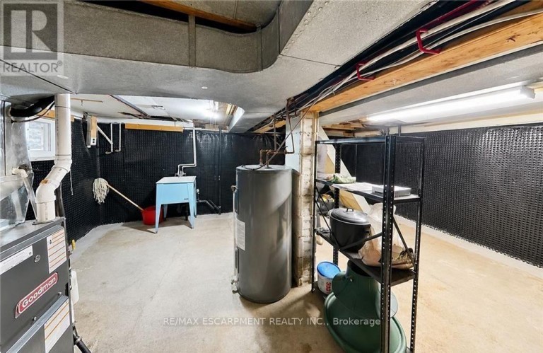 156 HOPE AVENUE, Hamilton (Homeside), Ontario, L8H2E8