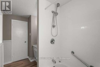 27 VILLENEUVE CRESCENT London East (East I) Ontario photo 17