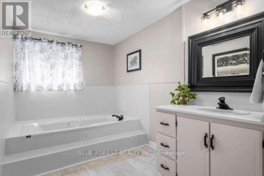 27 VILLENEUVE CRESCENT London East (East I) Ontario photo 29