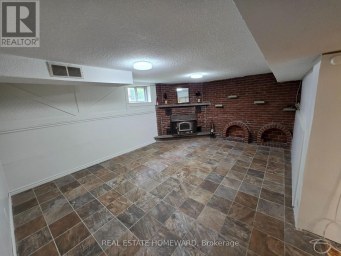 30 BEACON ROAD Toronto (Dorset Park) Ontario photo 3