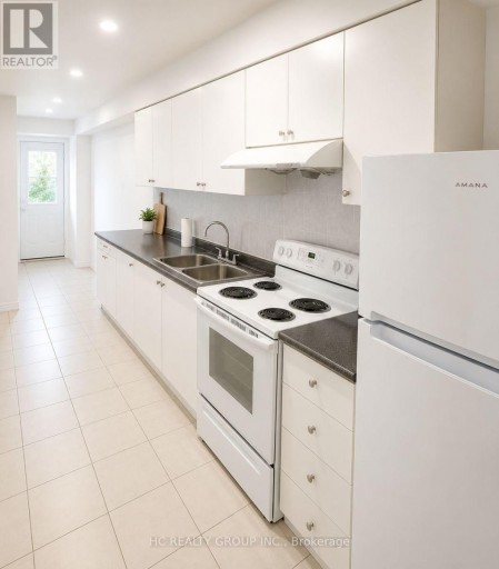 562 BATHURST STREET, Toronto (Palmerston-Little Italy), Ontario, M5S2P9