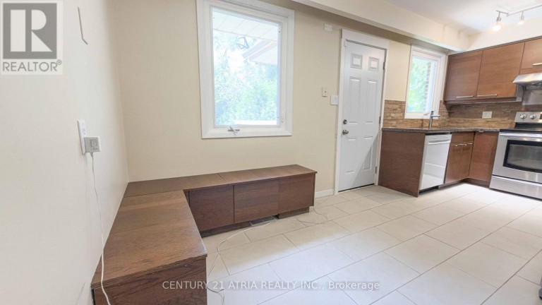 11 DANVILLE DRIVE, Toronto (St. Andrew-Windfields), Ontario, M2P1H7