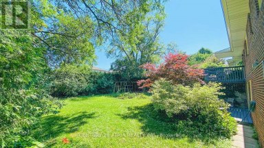 11 DANVILLE DRIVE Toronto (St. Andrew-Windfields) Ontario photo 2