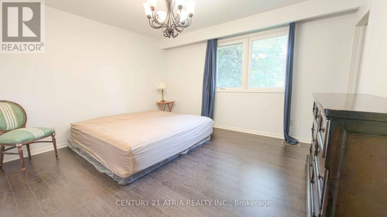 11 DANVILLE DRIVE, Toronto (St. Andrew-Windfields), Ontario, M2P1H7