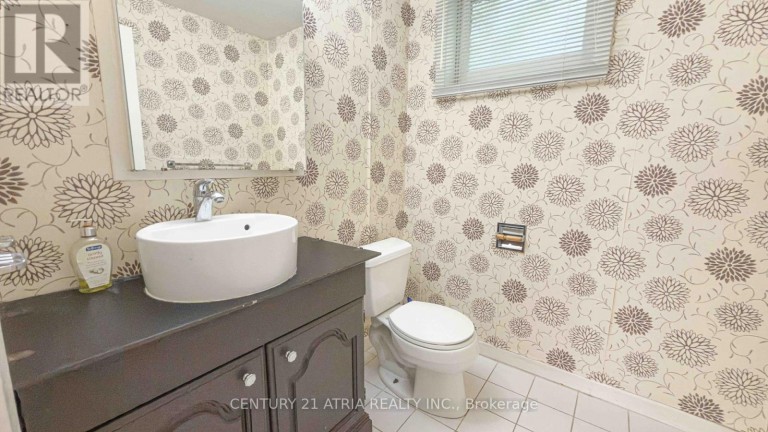 11 DANVILLE DRIVE, Toronto (St. Andrew-Windfields), Ontario, M2P1H7