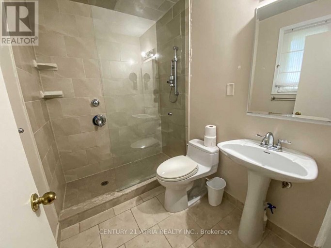 11 DANVILLE DRIVE, Toronto (St. Andrew-Windfields), Ontario, M2P1H7