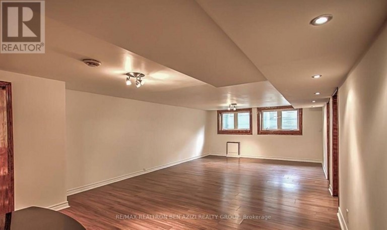 BSMT - 49 DON MOR DRIVE, Newmarket (Central Newmarket), Ontario, L3Y1G8
