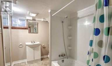 BSMT - 49 DON MOR DRIVE Newmarket (Central Newmarket) Ontario photo 5