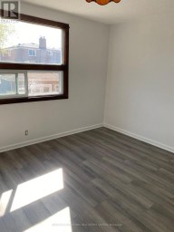UPPER - 1263 WOODBINE AVENUE Toronto (Woodbine-Lumsden) Ontario photo 2