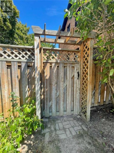 LOWER - 6133 DUFORD DRIVE, Mississauga (East Credit), Ontario, L5V1A6
