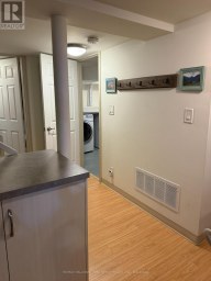 LOWER - 2 COATES AVENUE Toronto (Oakwood Village) Ontario photo 17