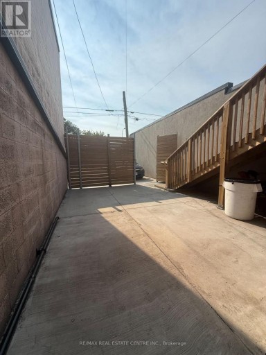 UPPER - 214 KENILWORTH AVENUE N, Hamilton (Homeside), Ontario, L8H4S2
