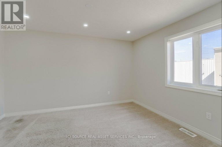 93 SONOMA VALLEY CRESCENT, Hamilton (Mewburn), Ontario, L9B0J3