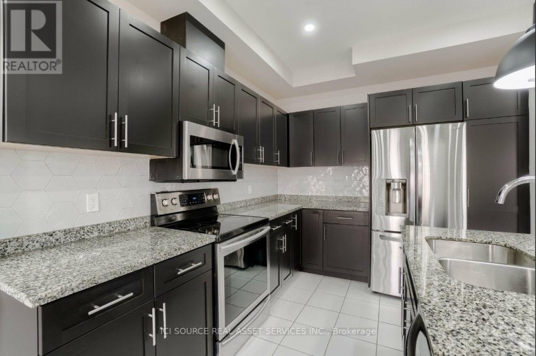 93 SONOMA VALLEY CRESCENT, Hamilton (Mewburn), Ontario, L9B0J3