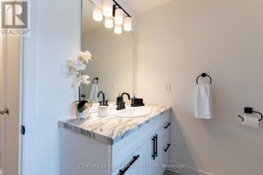 32 MENDIP CRESCENT London South (South Y) Ontario photo 21