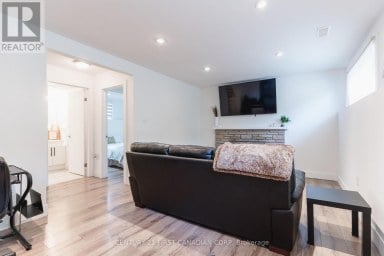 32 MENDIP CRESCENT London South (South Y) Ontario photo 27