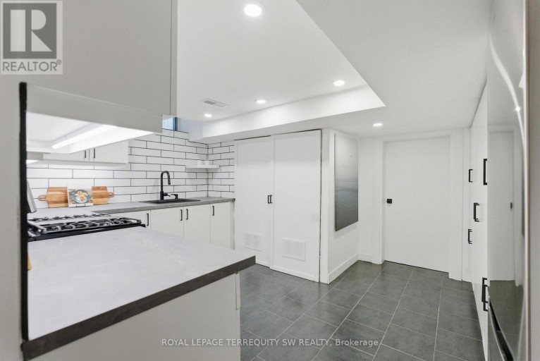BSMT - 497 OSSINGTON AVENUE, Toronto (Palmerston-Little Italy), Ontario, M6G3T3