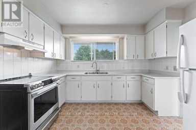 225 16TH AVENUE Richmond Hill (Langstaff) Ontario photo 12