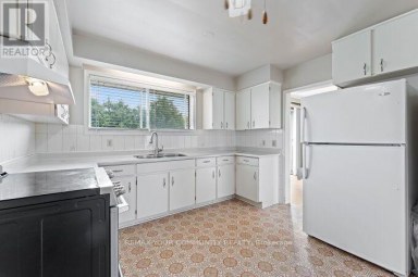 225 16TH AVENUE Richmond Hill (Langstaff) Ontario photo 13